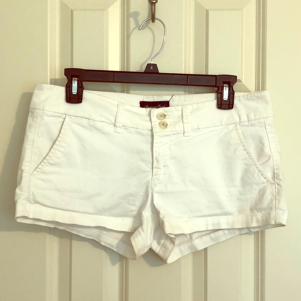 White American Eagle shorts